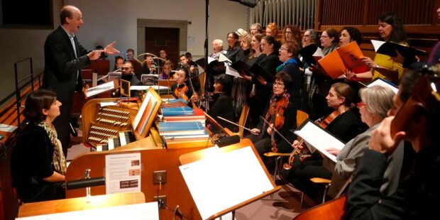 Festliche Musik in der Christmette 1162530.jpg